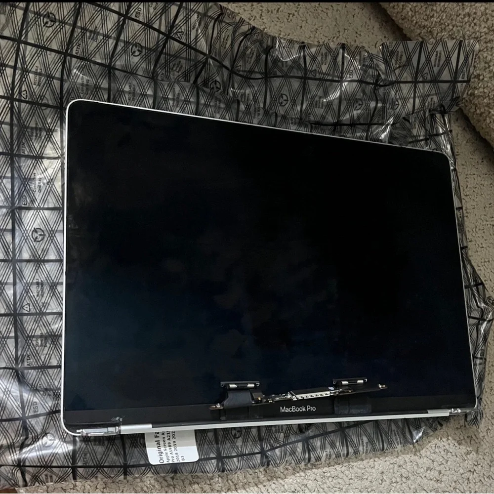 MacBook Pro 13” 2018 Screen Replacement A1989 Silver Untested Read